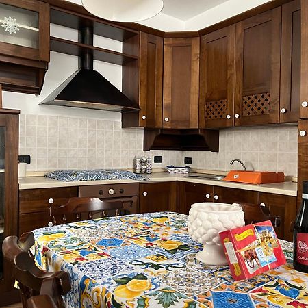 Nikuzza Holiday House Ното Екстериор снимка